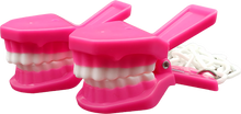 Cargar imagen en el visor de la galería, Caiman o porta toalla de tipodonto Clip dental