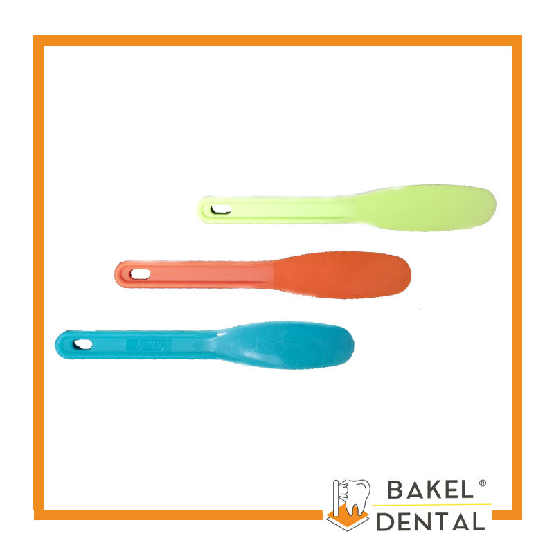 ESPÁTULA DE PLÁSTICO PARA YESO